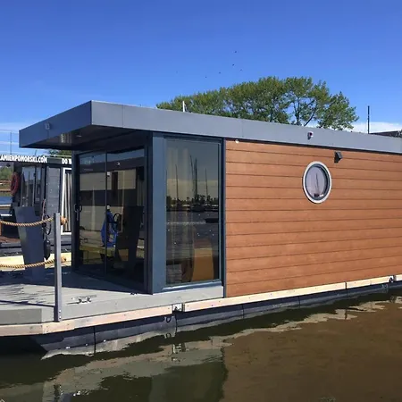 Πλωτό κατάλυμα Comfortable On The Water, Close To The Sea , Cleaning Included *
